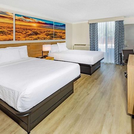 Days Inn By Wyndham Del Rio Kültér fotó