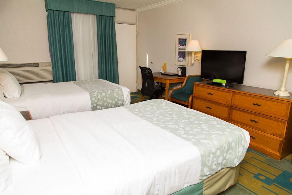 Days Inn By Wyndham Del Rio Kültér fotó