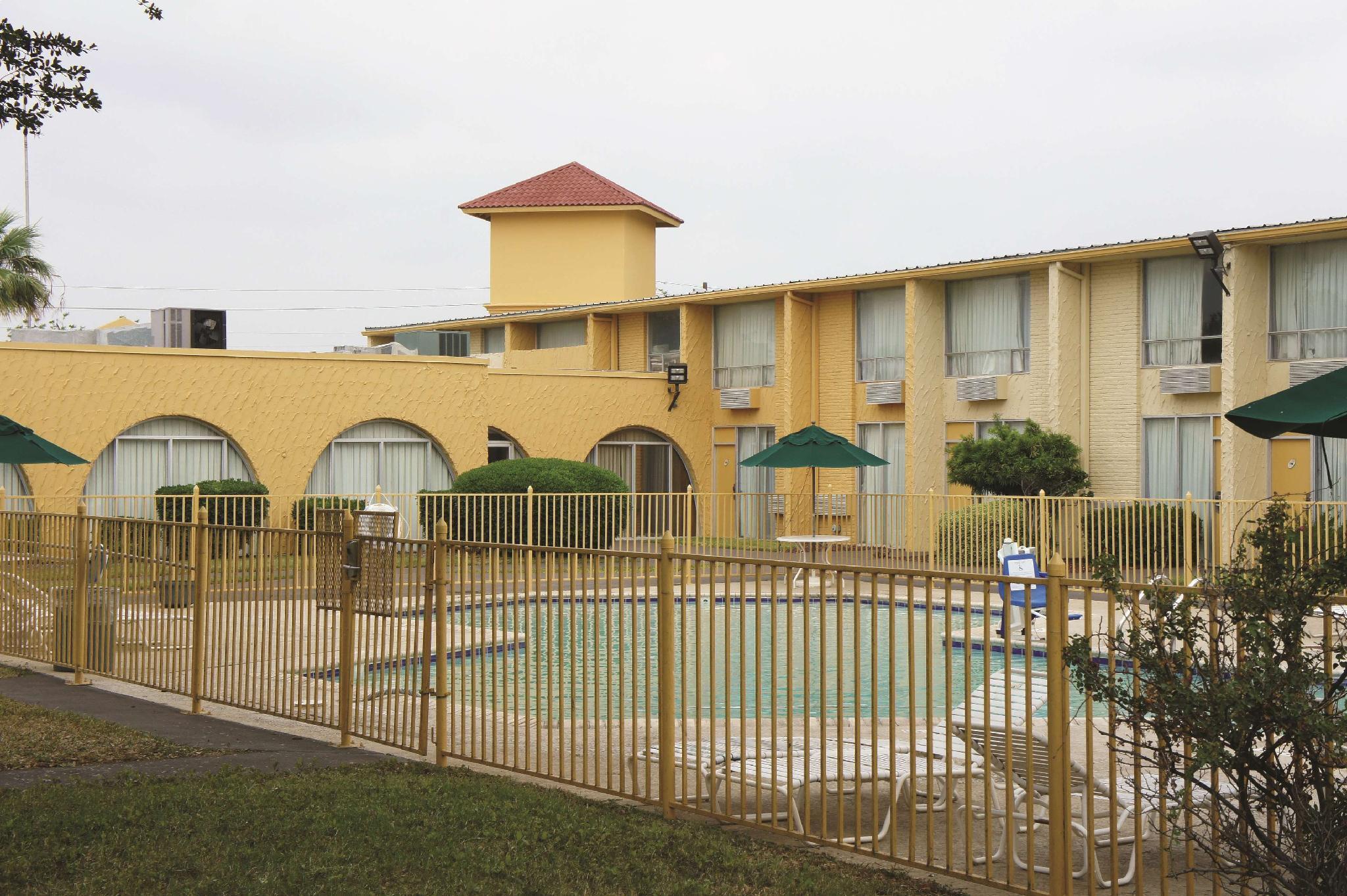 Days Inn By Wyndham Del Rio Kültér fotó