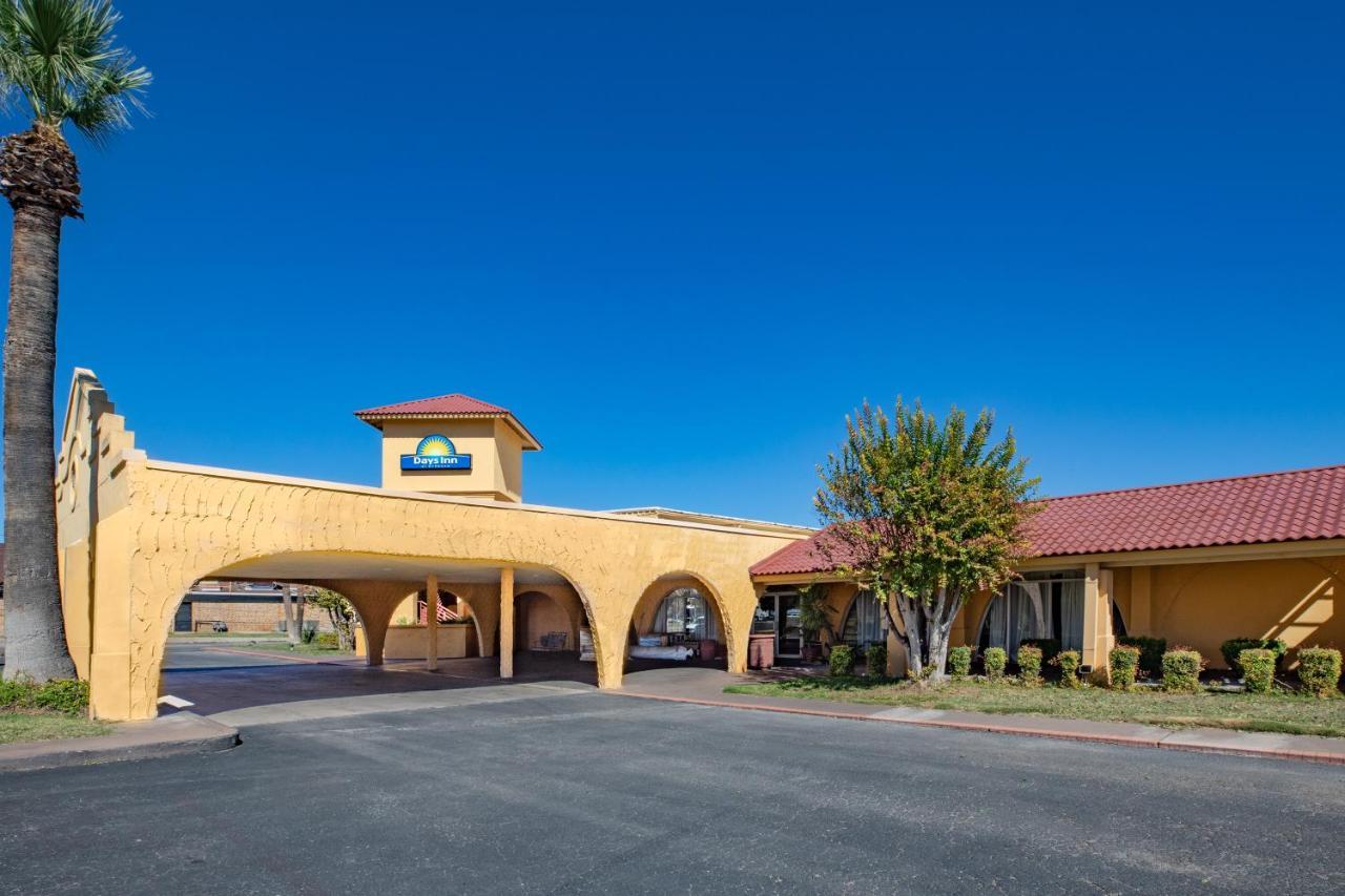 Days Inn By Wyndham Del Rio Kültér fotó