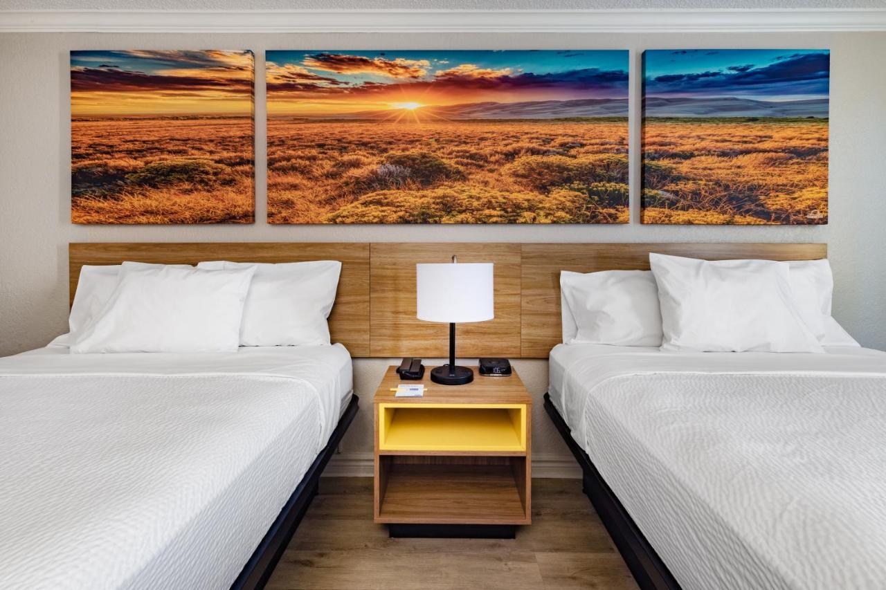 Days Inn By Wyndham Del Rio Kültér fotó